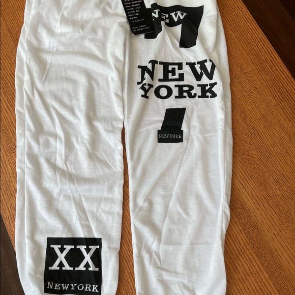 NWT mens Medium joggers. - Picture 9 of 10